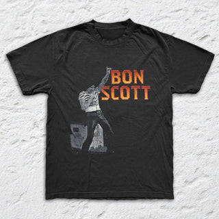 Bon Scott - Vic Park Gig Pointing T-Shirt Bon Scott